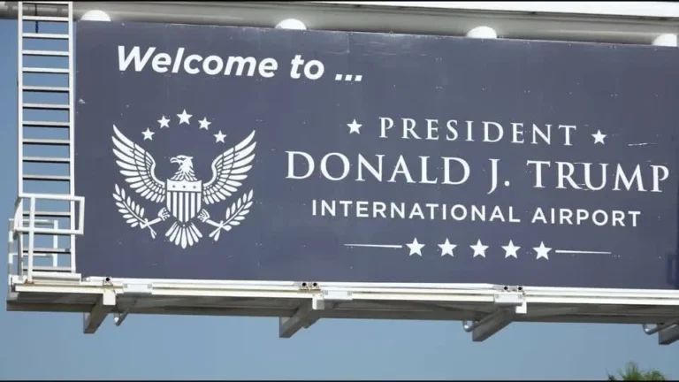 Em homenagem a Trump, Palm Beach renomeia aeroporto com nome do presidente