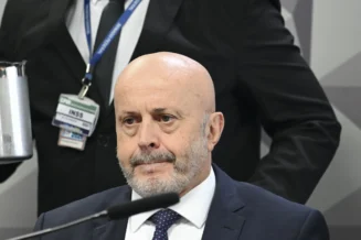 Entorno de Careca vê motivação política em operação