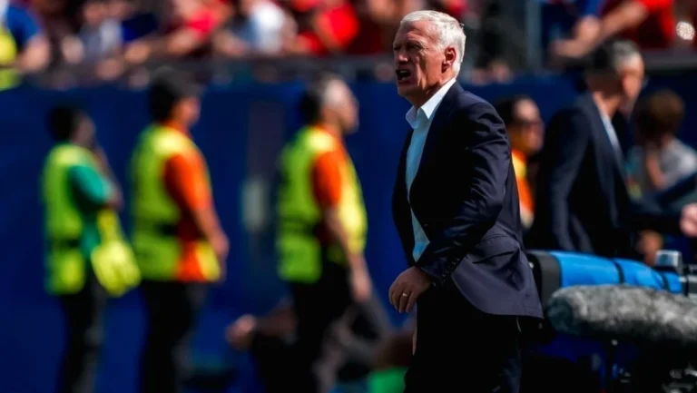 Deschamps diz que França esteve “um degrau abaixo” em semi contra Espanha