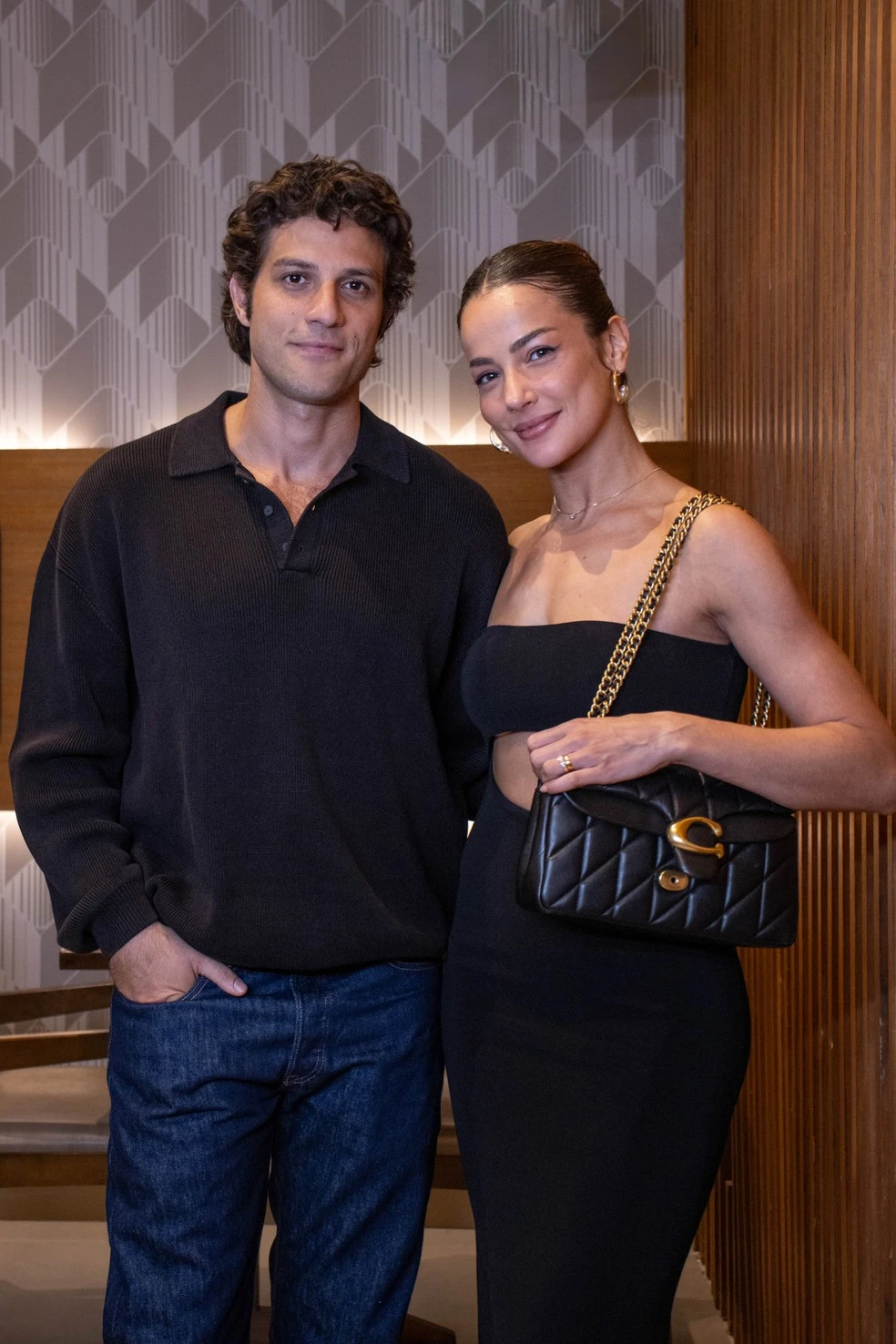 gshow em Quem Ama Cuida: Adriana descobre que Pedro se casou com Bruna