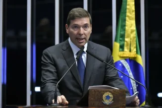 Josué Alencar rejeita sondagem do PT para vice em Minas