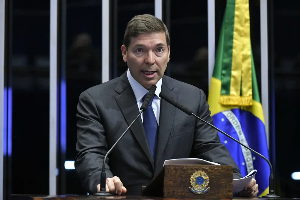 Josué Alencar rejeita sondagem do PT para vice em Minas