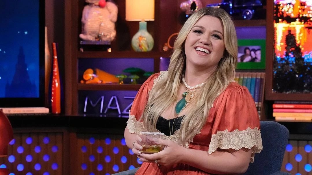 Kelly Clarkson revela por que gosta de estar solteira