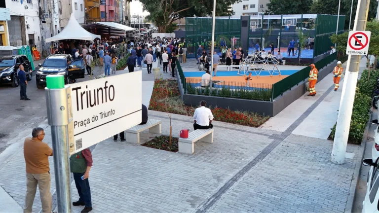 Prefeitura de SP inaugura praça onde antes ficava a “Cracolândia”