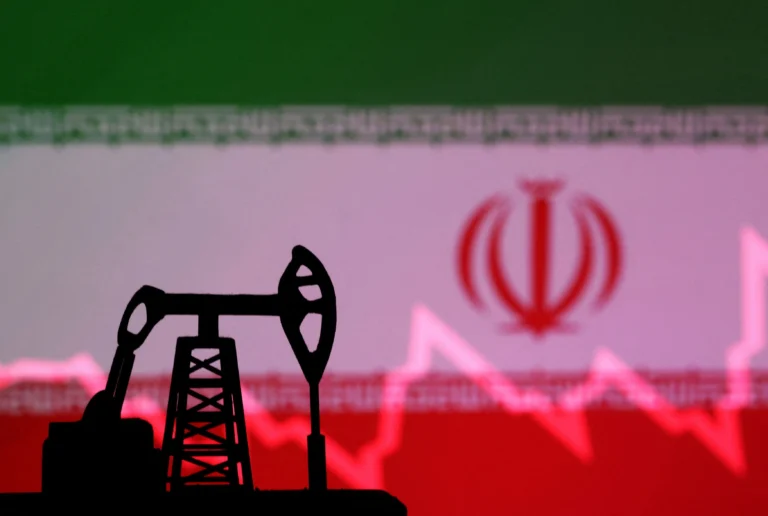 Estados Unidos revoga licença de venda de petróleo do Irã, diz autoridade