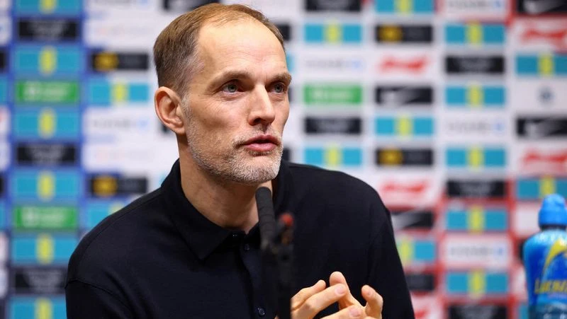 Técnico alemão da Inglaterra namora brasileira; conheça