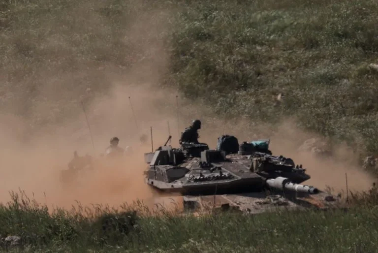 Exército israelense inicia retirada parcial de tropas do Líbano