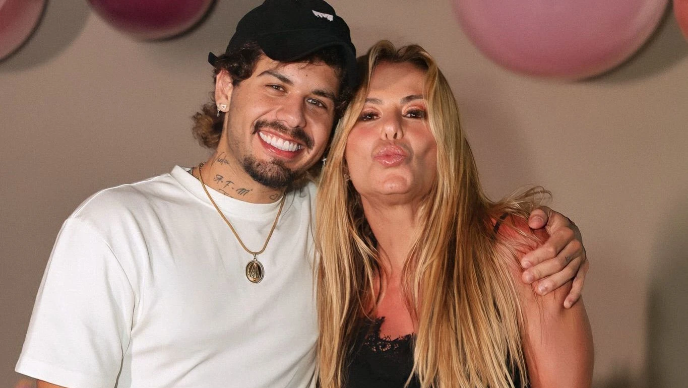 Mãe de Zé Felipe sobre solteirice do filho: 