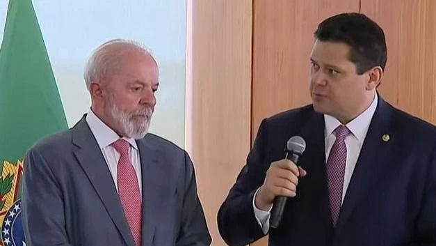 Lula e Alcolumbre evitam falar de Messias em reunião no Alvorada