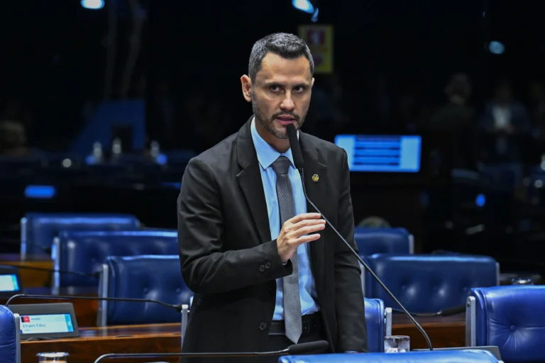 Em carta, Cleitinho pede desculpas por “transtorno” sobre candidatura; veja