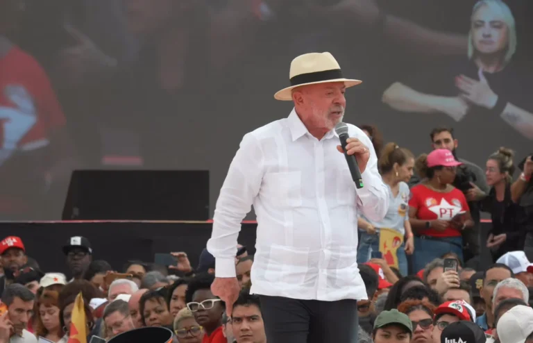Análise: 6×1 ajuda Lula a enfrentar piora na economia