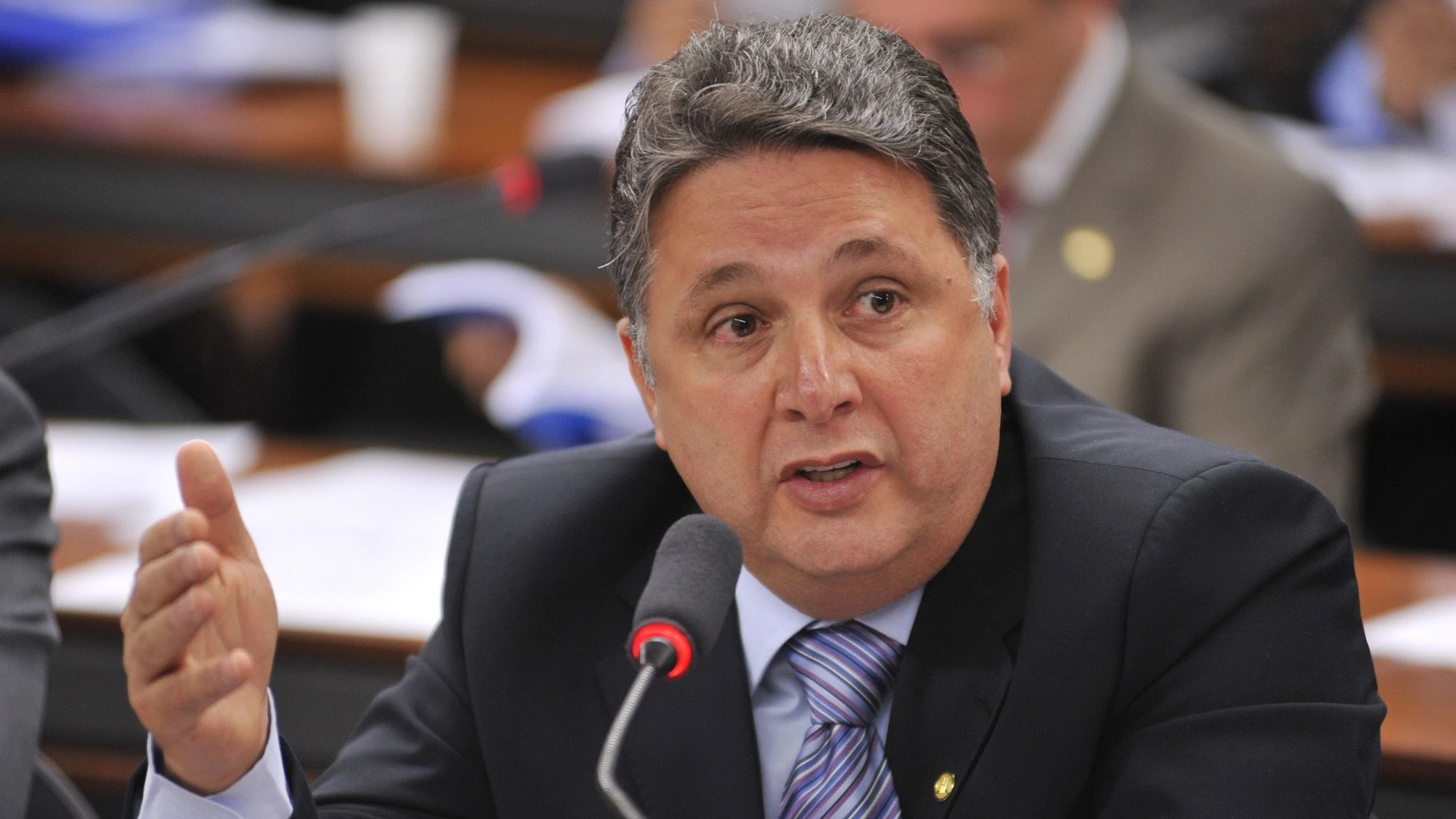 Justiça manda Garotinho cumprir sentença que suspende direitos políticos
