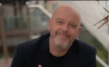 Alex Escobar se pronuncia após cirurgia e revela como enfrentou diagnóstico: 'Pausas forçadas'
