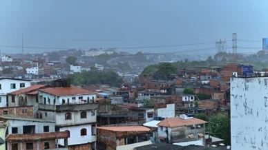 Chuvas fracas e céu nublado: veja como deve ser semana em Salvador