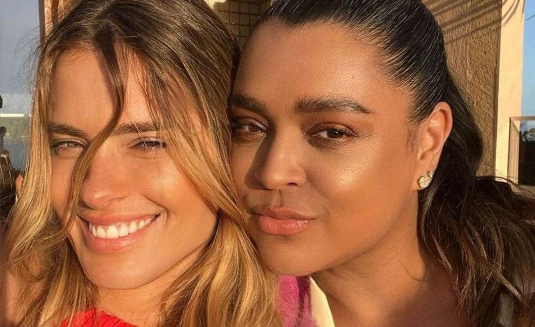 Carolina Dieckmmann homenageia Preta Gil: 