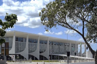 Brasil e EUA farão reunião para discutir tarifaço na próxima semana