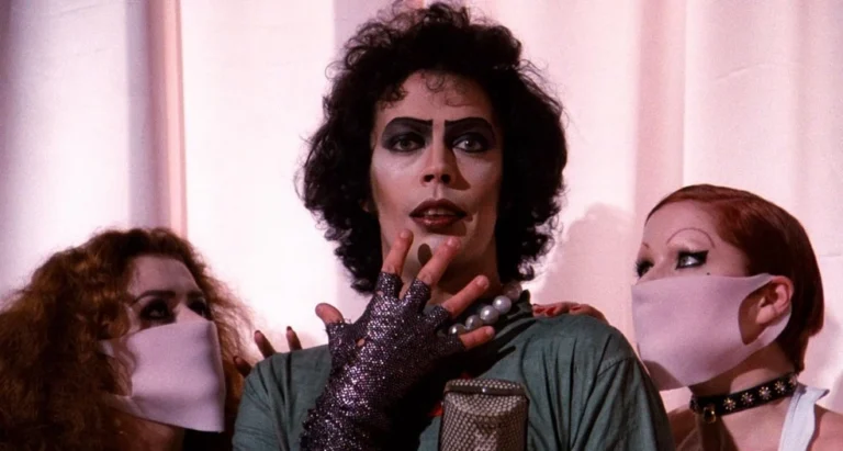 Tim Curry, de ‘It’ e ‘Rocky Horror Picture Show’, morre aos 80 anos, diz site