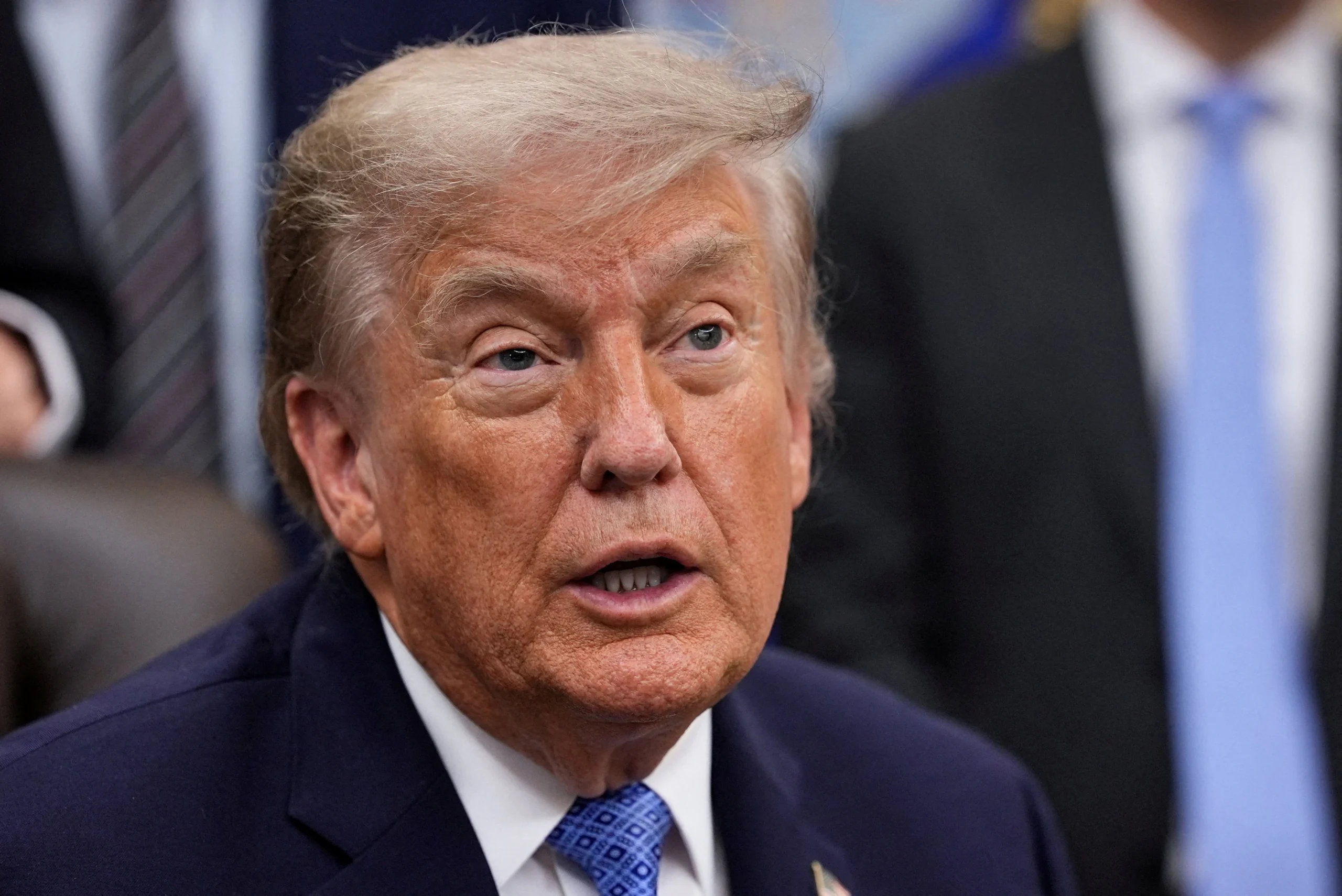 Trump diz que não orientou Bessent a intervir no mercado de títulos