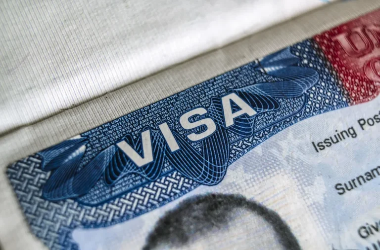 Governo Trump revogou mais de 175 mil vistos, diz Departamento de Estado