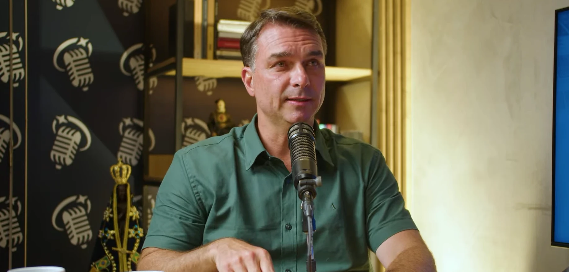 Flávio liga para Salles após desistência, mas não discute futuro de Zema