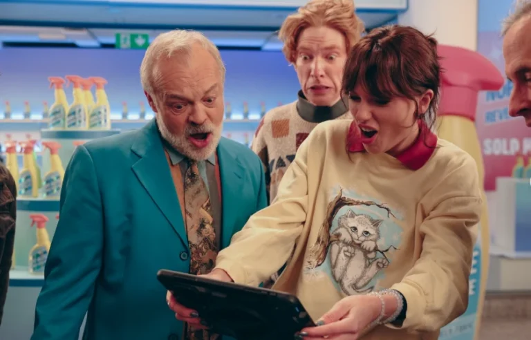 Apresentador esclarece teoria sobre “Opalite”, clipe de Taylor Swift