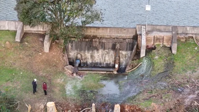 Rompimento da barragem é descartado por empresa, apesar de alerta no RS