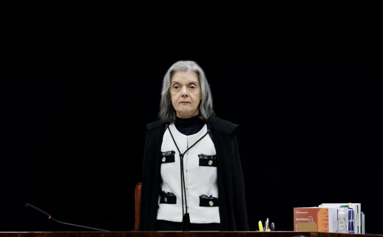 Fiel da balança no STF, Cármen Lúcia avisa que não se submeterá a pressões