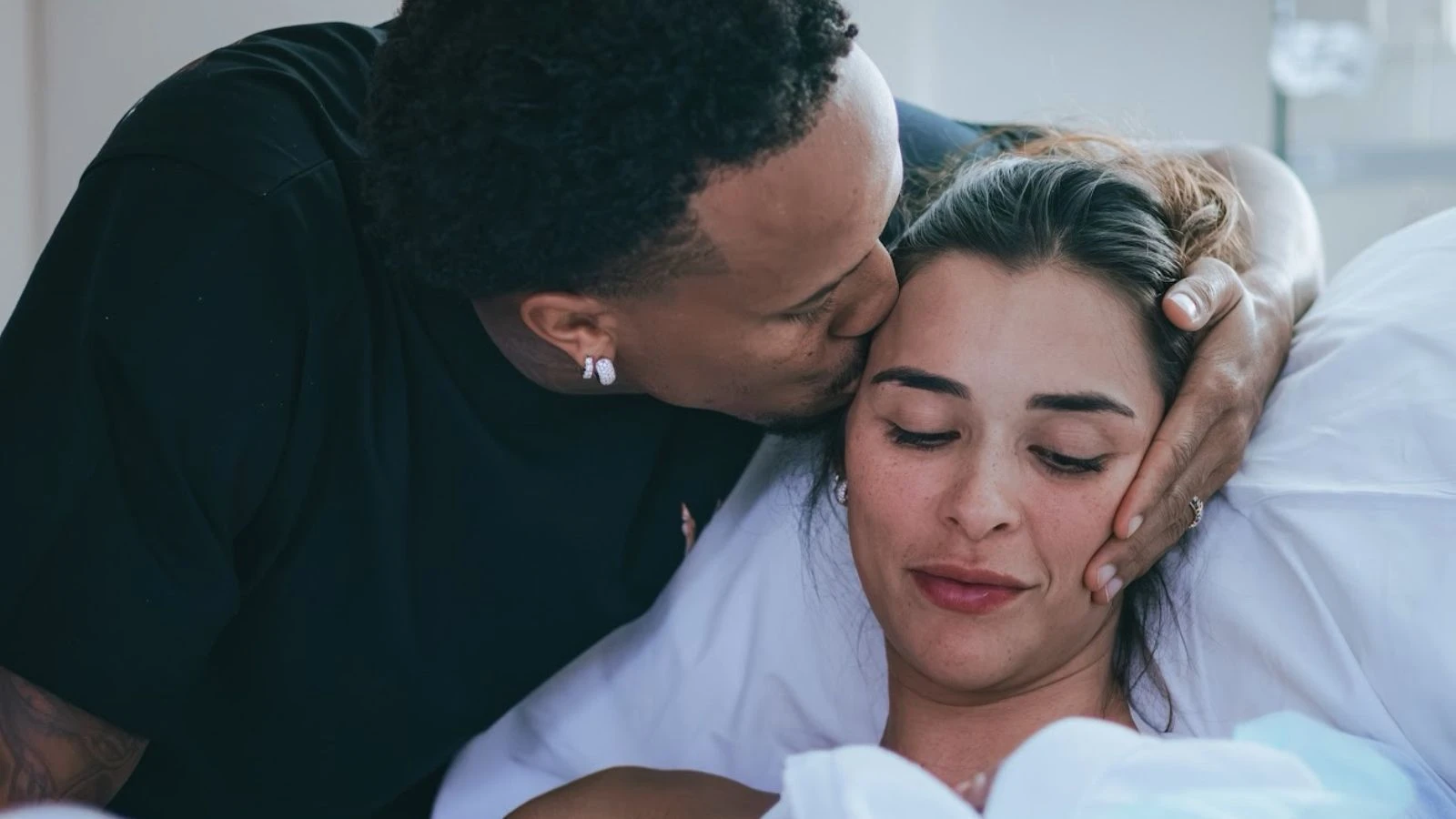Nasce Gabriel, filho de Tainá e Éder Militão; confira a 1ª foto
