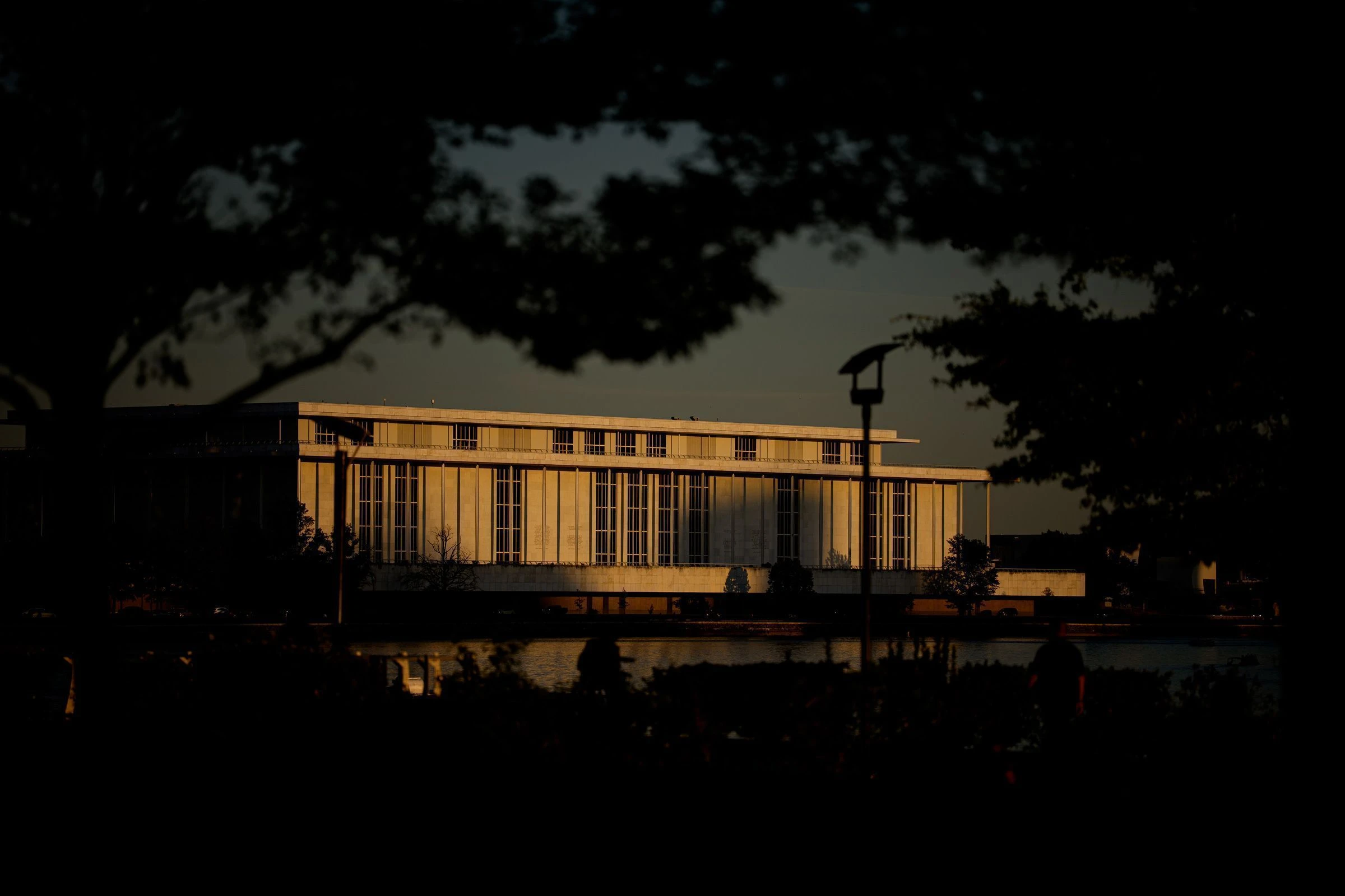 “Nunca mais será o mesmo”: Como Trump se voltou contra o Kennedy Center
