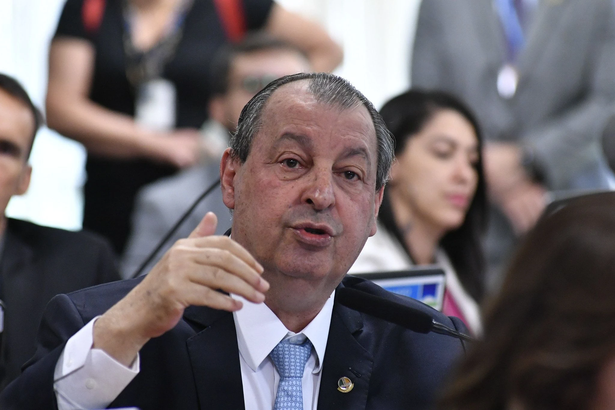 Relator da PEC 6x1 planeja votar proposta amanhã no plenário do Senado