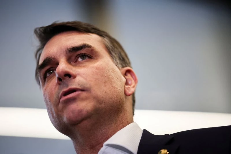 Equipe de Flávio vê liderança no 1º turno como trunfo para apoio do centrão