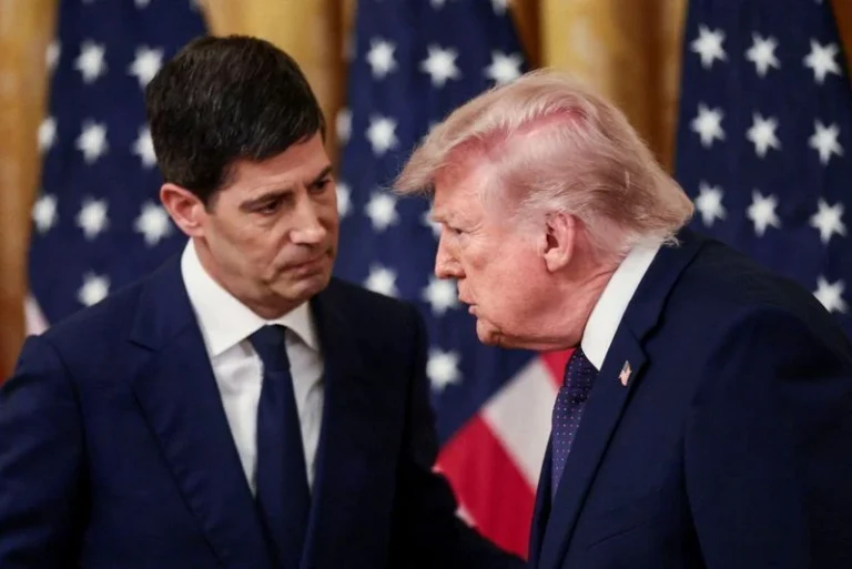 Trump critica Fed após Warsh apoiar alta dos juros
