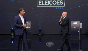 Análise: Flávio vai ao ataque, mas tropeça em cobranças de Lula