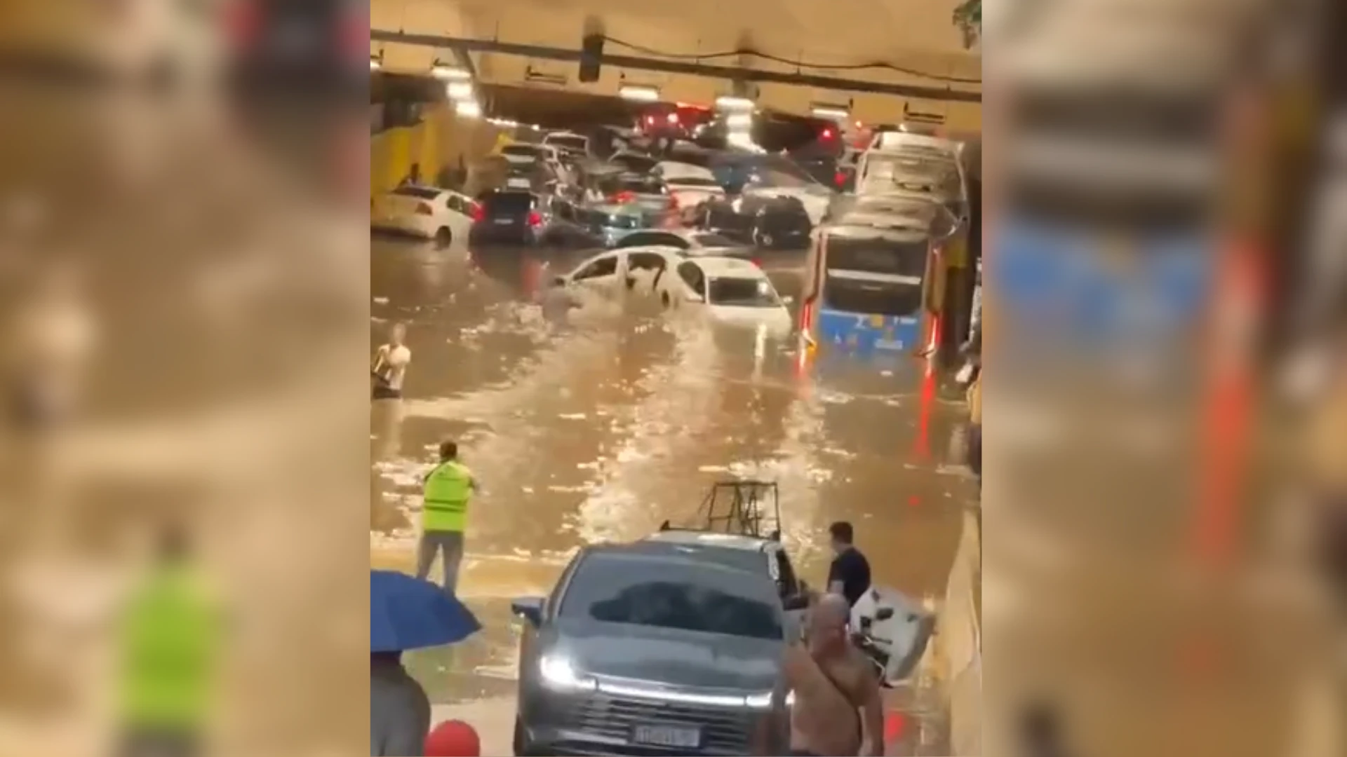Choveu 11 dias em 40 min e bombas do Anhangabaú não deram conta