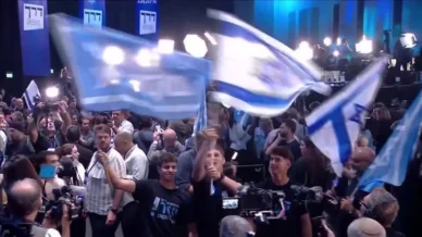 Análise: Netanyahu perdeu maioria, mas caminho de rival é complicado