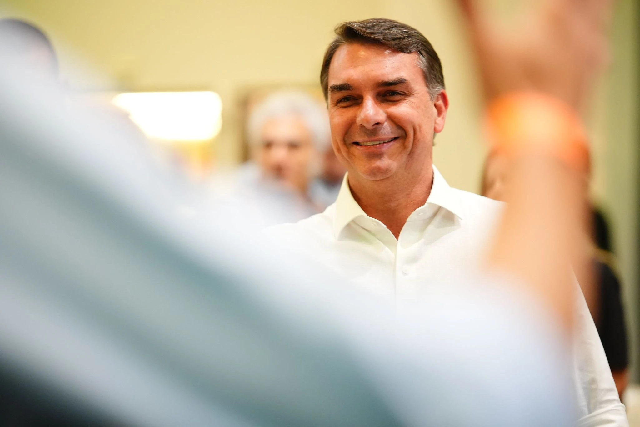 Waack: Pesquisas mostram inércia favorável a Flávio Bolsonaro