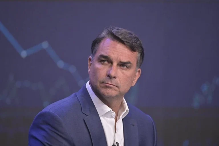 Flávio diz que vai aceitar desafio de Lula sobre quebra de sigilos