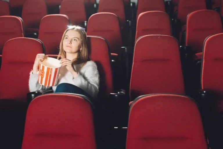Valor de ingresso e da pipoca é a maior barreira para público ir ao cinema