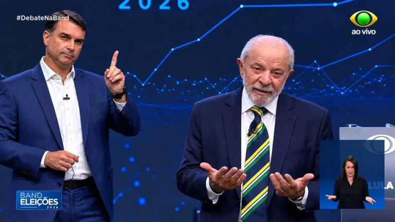 Debate da Band foi o momento em que Flávio Bolsonaro perdeu a eleição