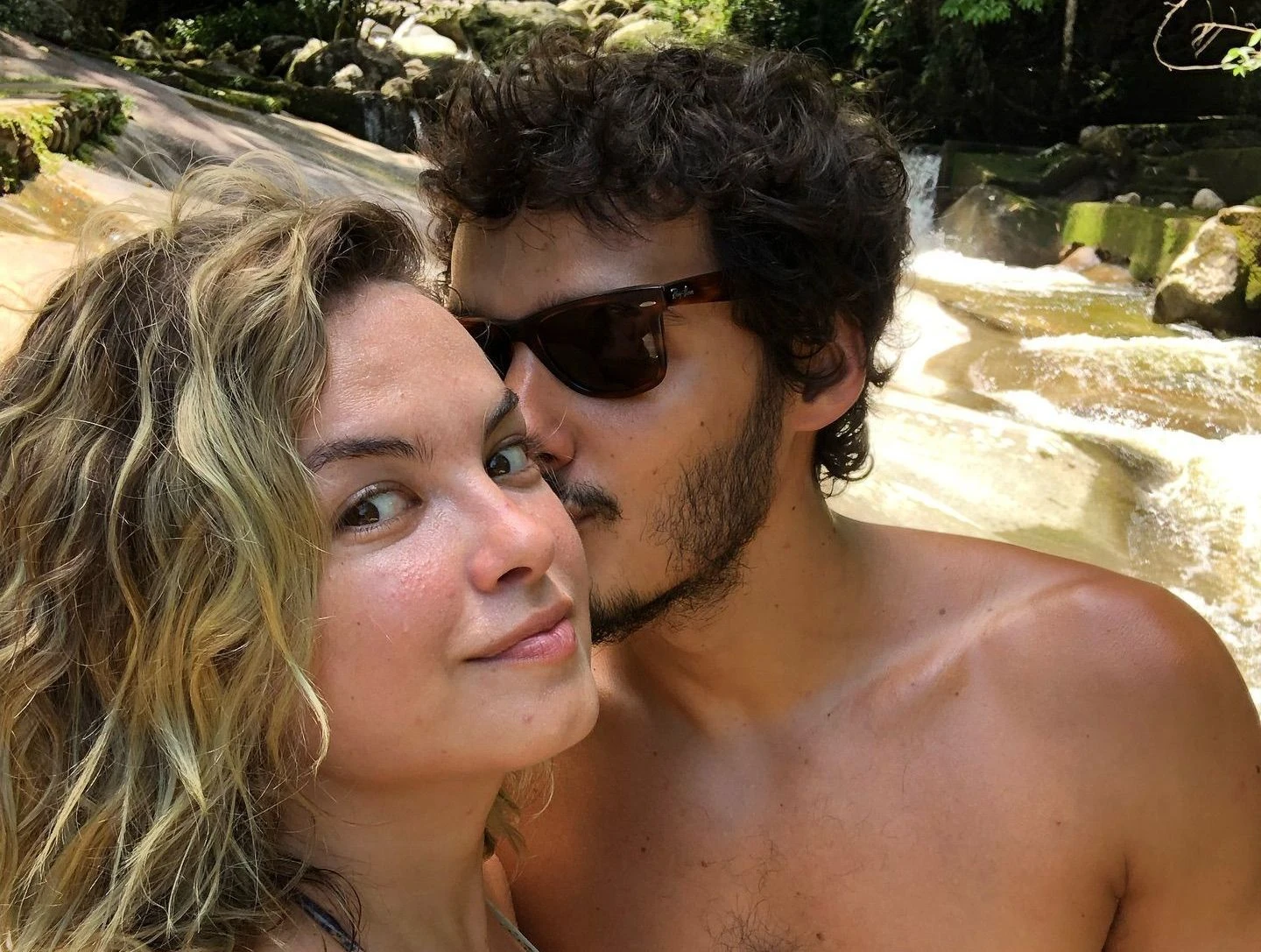 Namorado de Lua Blanco mantém peça após morte da atriz: 