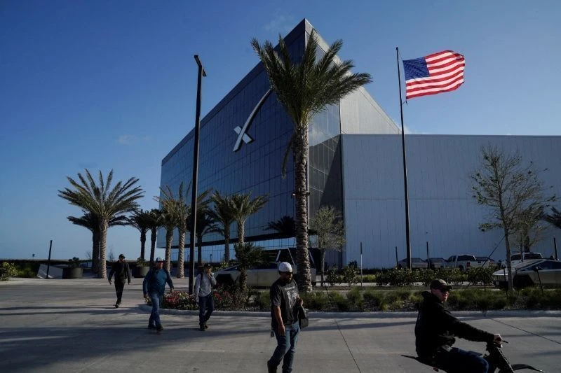Trump comprou US$ 5 milhões em títulos da SpaceX antes de cortar regulações
