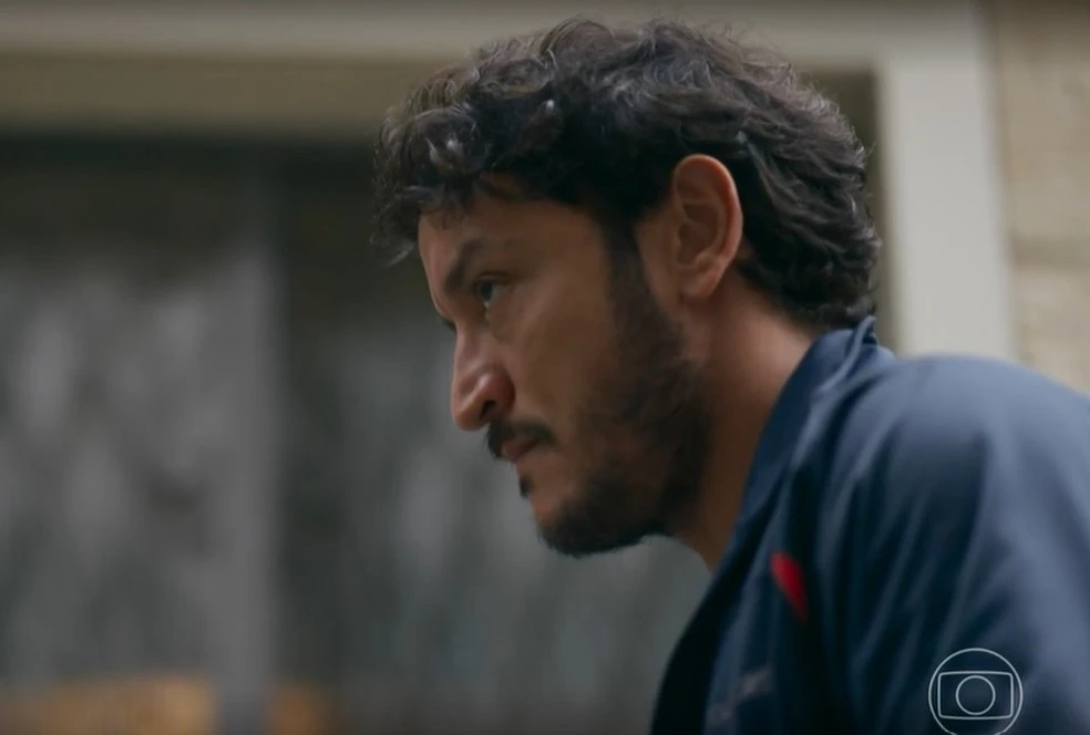 Quem Ama Cuida: Tom contrata capangas para atentado contra Pedro